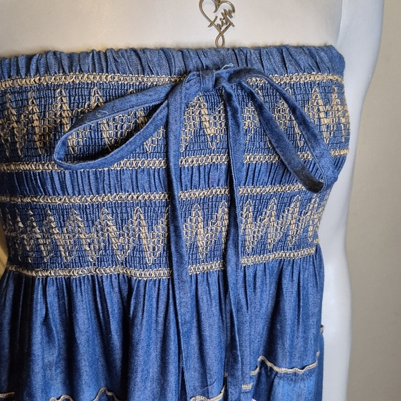 Strapless Blue Dress with Red Floral Details - Picture 15 of 15